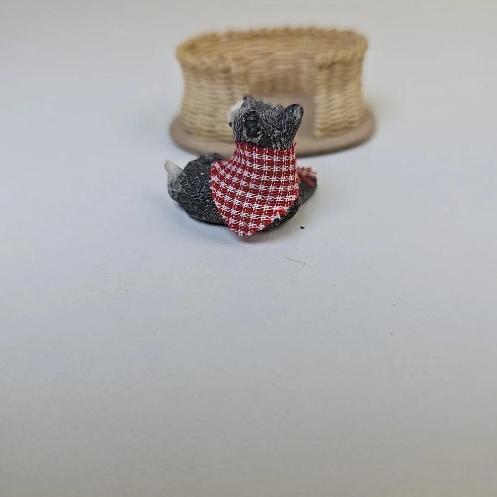 Miniature‎ Cat Kitten in Wicker Basket Real Fur & Chalkware Scottish Terrier